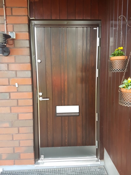 Дверь входная Kaski Puudesign Routa