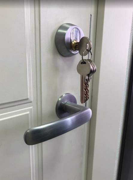 Комплект фурнитуры в матовом хроме для замка ABLOY LC102 (ручка UL27, цилиндр, скобянка)