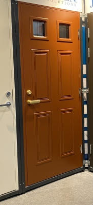 Теплая входная дверь SWEDOOR by Jeld-Wen Classic Scarlatti Eco с замком LC200? красно-кирпичная, М9*21, правая фотография