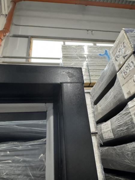 УЦЕНКА (№6С) UO1 (O1T10KL) Thermo KASKI глухая, Чёрная RAL9005, 10*21, ЛЕВАЯ, замок ASSA 8765